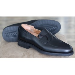 Loake *Centauri black loafer